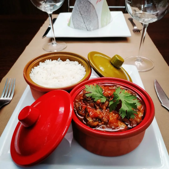 Cazuelita de pescados y arroces en aMarizaFlor Restaurante Gastrobar vinoteca y tapería en Perlío Fene